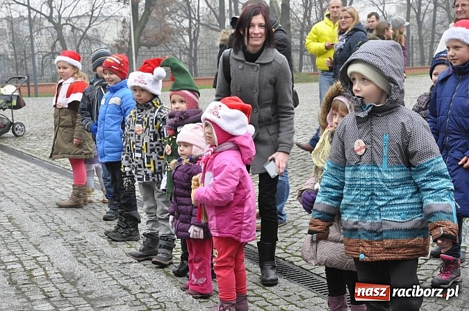 Zdjęcie w galerii na portalu naszraciborz.pl: I Mikołajkowy Zamkowy Dziecięcy Fitness wiadomości z regionu