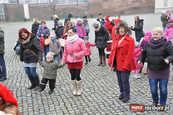 Zdjęcie w galerii na portalu naszraciborz.pl: I Mikołajkowy Zamkowy Dziecięcy Fitness wiadomości z regionu