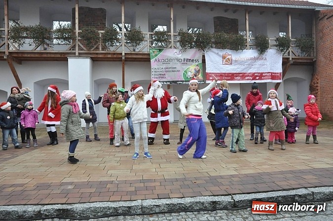 Zdjęcie w galerii na portalu naszraciborz.pl: I Mikołajkowy Zamkowy Dziecięcy Fitness wiadomości z regionu