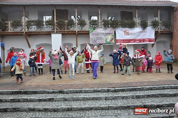 Zdjęcie w galerii na portalu naszraciborz.pl: I Mikołajkowy Zamkowy Dziecięcy Fitness wiadomości z regionu