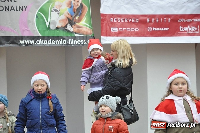 Zdjęcie w galerii na portalu naszraciborz.pl: I Mikołajkowy Zamkowy Dziecięcy Fitness wiadomości z regionu