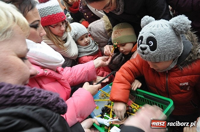 Zdjęcie w galerii na portalu naszraciborz.pl: I Mikołajkowy Zamkowy Dziecięcy Fitness wiadomości z regionu