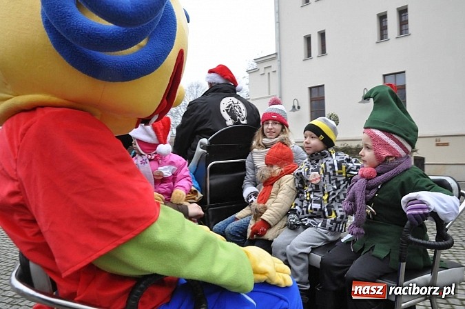 Zdjęcie w galerii na portalu naszraciborz.pl: I Mikołajkowy Zamkowy Dziecięcy Fitness wiadomości z regionu