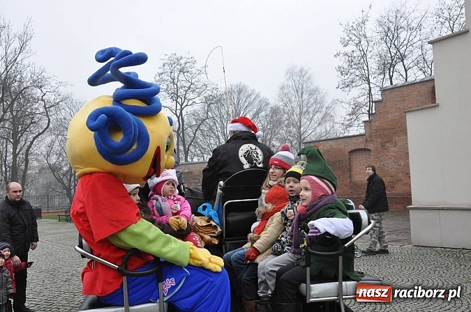 Zdjęcie w galerii na portalu naszraciborz.pl: I Mikołajkowy Zamkowy Dziecięcy Fitness wiadomości z regionu