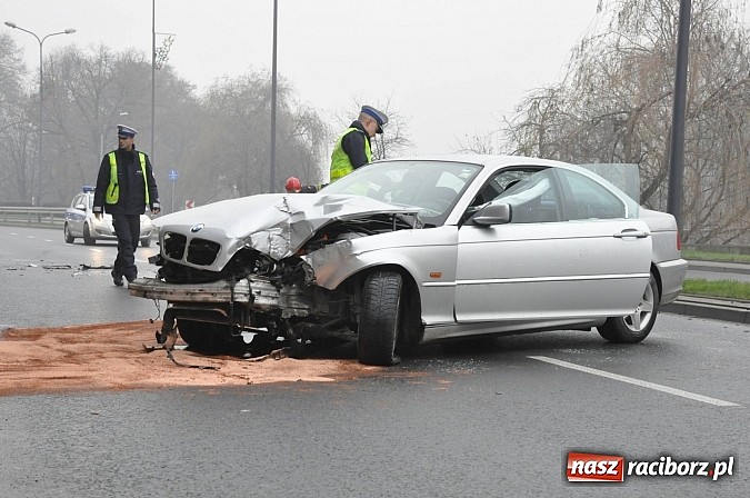 Zdjęcie w galerii na portalu naszraciborz.pl: Kierowca BMW przeszarżował na Odrostradzie wiadomości z regionu