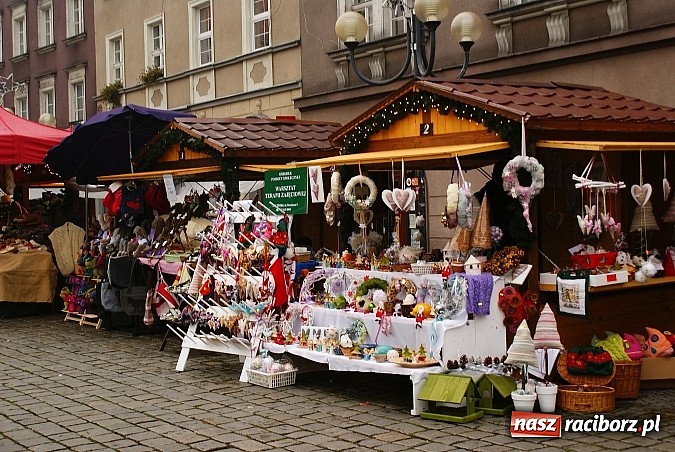 Zdjęcie w galerii na portalu naszraciborz.pl: Jarmark Bożonarodzeniowy na Rynku, czyli moc atrakcji na ten weekend wiadomości z regionu