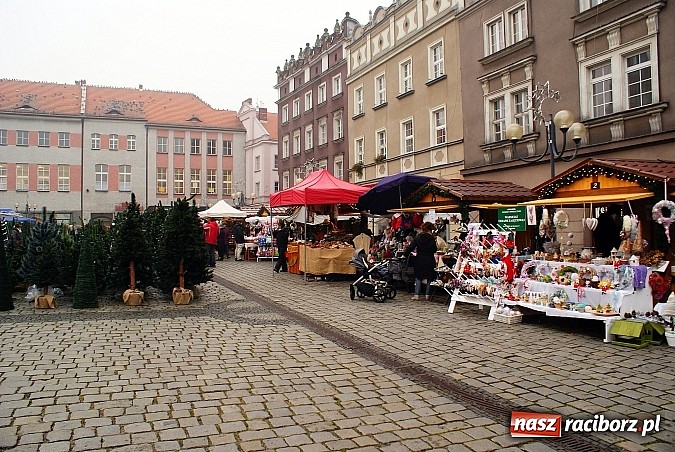 Zdjęcie w galerii na portalu naszraciborz.pl: Jarmark Bożonarodzeniowy na Rynku, czyli moc atrakcji na ten weekend wiadomości z regionu