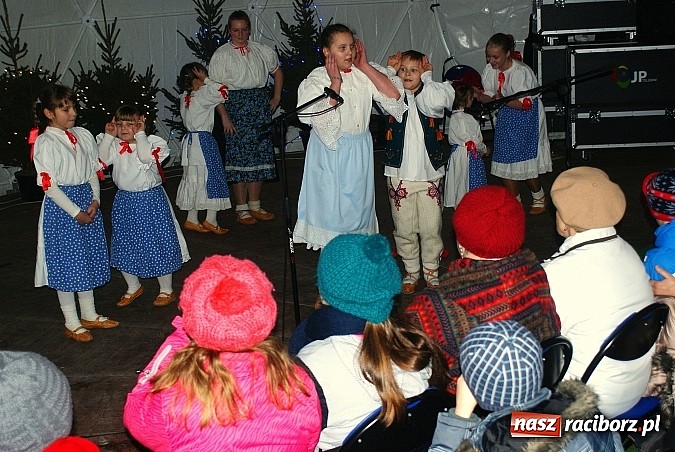 Zdjęcie w galerii na portalu naszraciborz.pl: Jarmark Bożonarodzeniowy na Rynku, czyli moc atrakcji na ten weekend wiadomości z regionu
