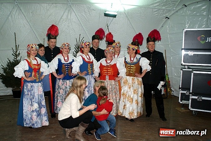 Zdjęcie w galerii na portalu naszraciborz.pl: Jarmark Bożonarodzeniowy na Rynku, czyli moc atrakcji na ten weekend wiadomości z regionu
