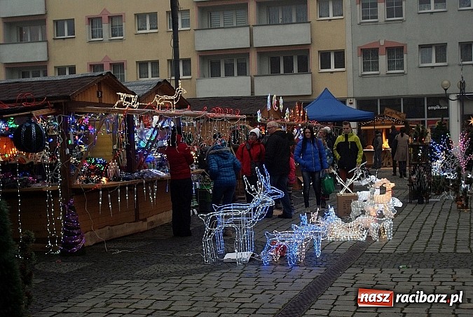 Zdjęcie w galerii na portalu naszraciborz.pl: Jarmark Bożonarodzeniowy na Rynku, czyli moc atrakcji na ten weekend wiadomości z regionu