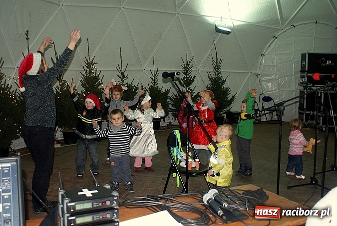 Zdjęcie w galerii na portalu naszraciborz.pl: Jarmark Bożonarodzeniowy na Rynku, czyli moc atrakcji na ten weekend wiadomości z regionu