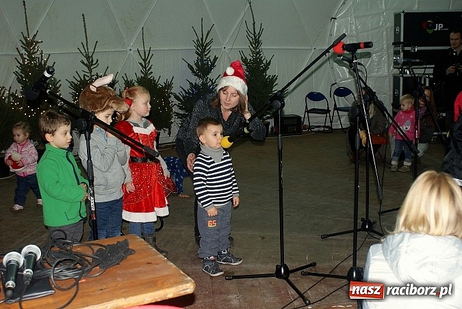Zdjęcie w galerii na portalu naszraciborz.pl: Jarmark Bożonarodzeniowy na Rynku, czyli moc atrakcji na ten weekend wiadomości z regionu