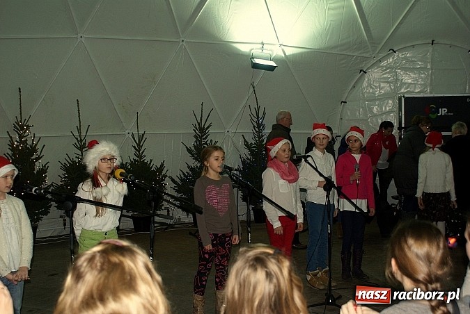 Zdjęcie w galerii na portalu naszraciborz.pl: Jarmark Bożonarodzeniowy na Rynku, czyli moc atrakcji na ten weekend wiadomości z regionu