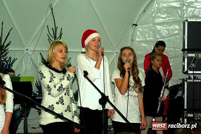 Zdjęcie w galerii na portalu naszraciborz.pl: Jarmark Bożonarodzeniowy na Rynku, czyli moc atrakcji na ten weekend wiadomości z regionu