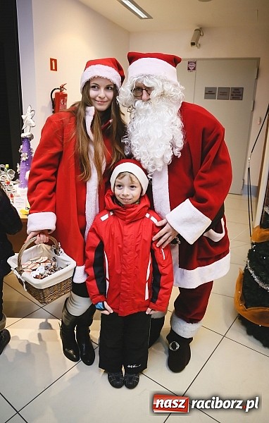 Zdjęcie w galerii na portalu naszraciborz.pl: Mikołajki w Młyńskiej i na zamku wiadomości z regionu