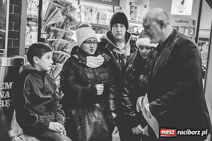 Zdjęcie w galerii na portalu naszraciborz.pl: Mikołajki w Młyńskiej i na zamku wiadomości z regionu