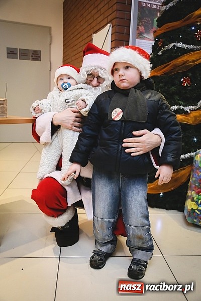 Zdjęcie w galerii na portalu naszraciborz.pl: Mikołajki w Młyńskiej i na zamku wiadomości z regionu