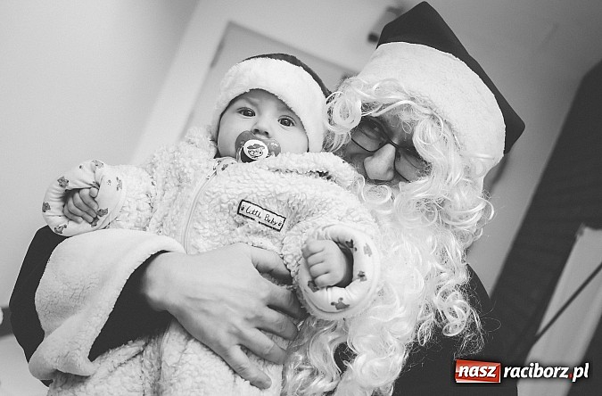 Zdjęcie w galerii na portalu naszraciborz.pl: Mikołajki w Młyńskiej i na zamku wiadomości z regionu