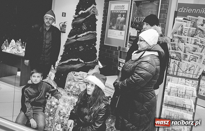 Zdjęcie w galerii na portalu naszraciborz.pl: Mikołajki w Młyńskiej i na zamku wiadomości z regionu