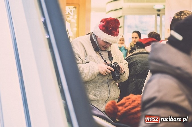 Zdjęcie w galerii na portalu naszraciborz.pl: Mikołajki w Młyńskiej i na zamku wiadomości z regionu