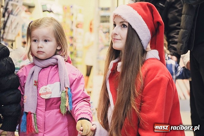 Zdjęcie w galerii na portalu naszraciborz.pl: Mikołajki w Młyńskiej i na zamku wiadomości z regionu