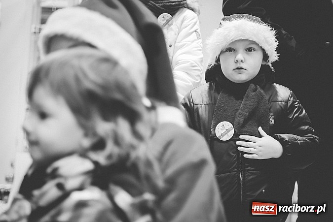 Zdjęcie w galerii na portalu naszraciborz.pl: Mikołajki w Młyńskiej i na zamku wiadomości z regionu