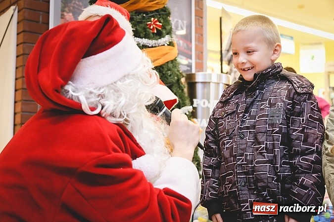 Zdjęcie w galerii na portalu naszraciborz.pl: Mikołajki w Młyńskiej i na zamku wiadomości z regionu