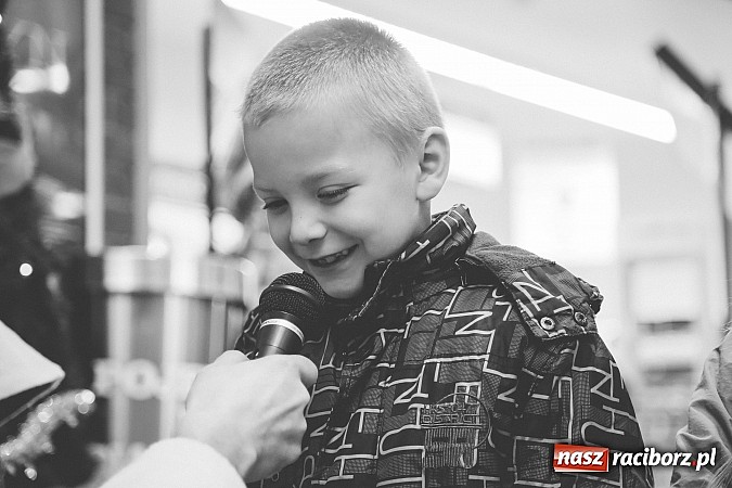 Zdjęcie w galerii na portalu naszraciborz.pl: Mikołajki w Młyńskiej i na zamku wiadomości z regionu