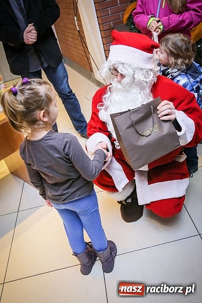 Zdjęcie w galerii na portalu naszraciborz.pl: Mikołajki w Młyńskiej i na zamku wiadomości z regionu