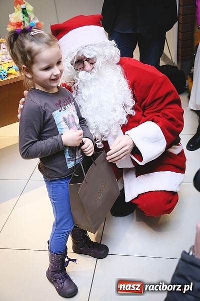 Zdjęcie w galerii na portalu naszraciborz.pl: Mikołajki w Młyńskiej i na zamku wiadomości z regionu