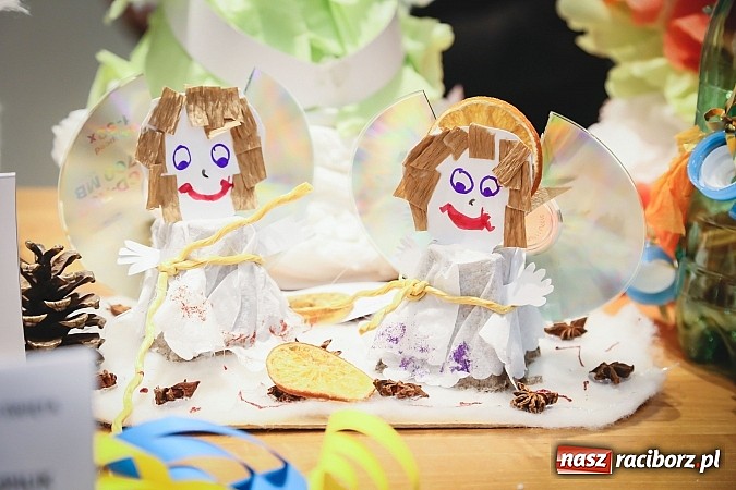 Zdjęcie w galerii na portalu naszraciborz.pl: Mikołajki w Młyńskiej i na zamku wiadomości z regionu