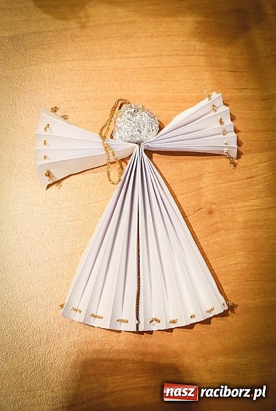 Zdjęcie w galerii na portalu naszraciborz.pl: Mikołajki w Młyńskiej i na zamku wiadomości z regionu