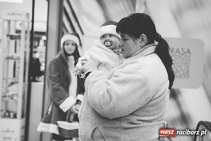 Zdjęcie w galerii na portalu naszraciborz.pl: Mikołajki w Młyńskiej i na zamku wiadomości z regionu