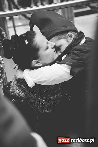 Zdjęcie w galerii na portalu naszraciborz.pl: Mikołajki w Młyńskiej i na zamku wiadomości z regionu