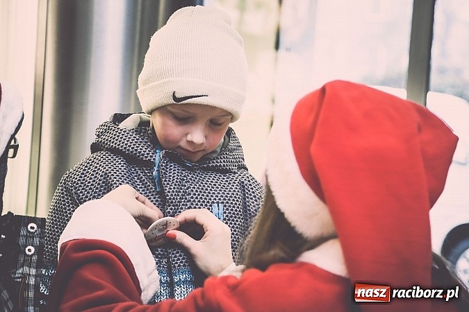 Zdjęcie w galerii na portalu naszraciborz.pl: Mikołajki w Młyńskiej i na zamku wiadomości z regionu