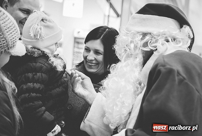 Zdjęcie w galerii na portalu naszraciborz.pl: Mikołajki w Młyńskiej i na zamku wiadomości z regionu