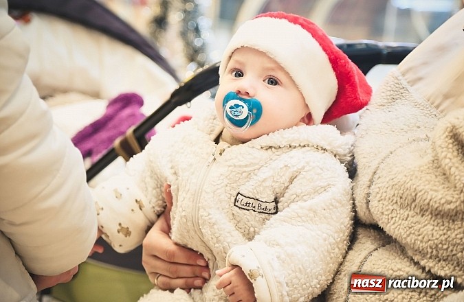 Zdjęcie w galerii na portalu naszraciborz.pl: Mikołajki w Młyńskiej i na zamku wiadomości z regionu