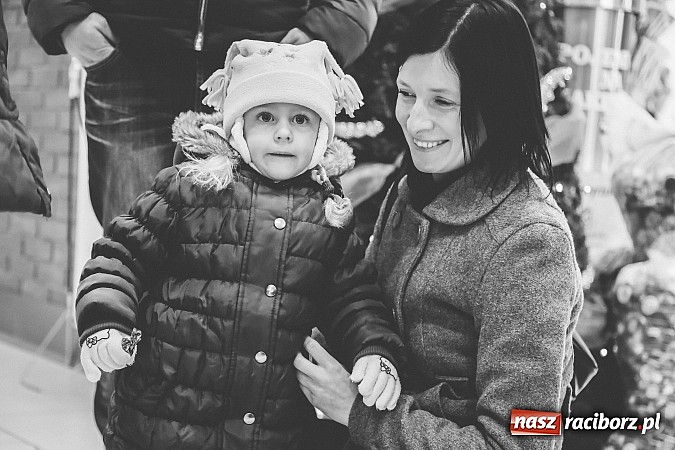 Zdjęcie w galerii na portalu naszraciborz.pl: Mikołajki w Młyńskiej i na zamku wiadomości z regionu