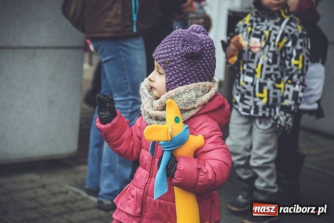 Zdjęcie w galerii na portalu naszraciborz.pl: Mikołajki w Młyńskiej i na zamku wiadomości z regionu