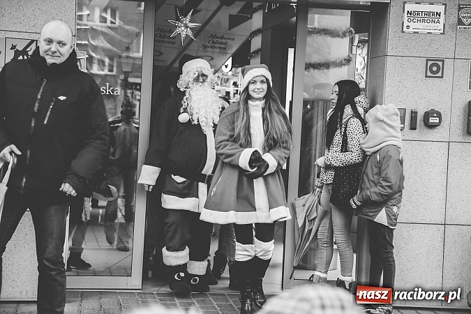 Zdjęcie w galerii na portalu naszraciborz.pl: Mikołajki w Młyńskiej i na zamku wiadomości z regionu