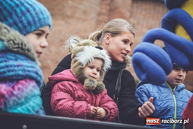 Zdjęcie w galerii na portalu naszraciborz.pl: Mikołajki w Młyńskiej i na zamku wiadomości z regionu
