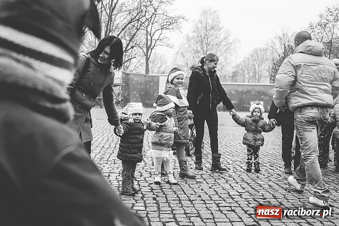 Zdjęcie w galerii na portalu naszraciborz.pl: Mikołajki w Młyńskiej i na zamku wiadomości z regionu