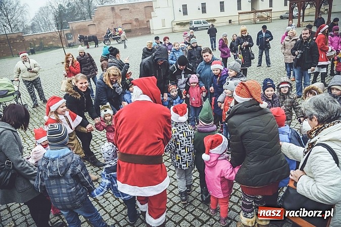 Zdjęcie w galerii na portalu naszraciborz.pl: Mikołajki w Młyńskiej i na zamku wiadomości z regionu