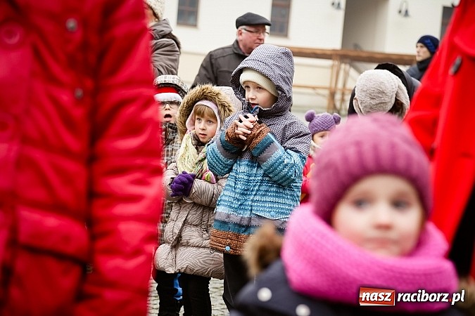 Zdjęcie w galerii na portalu naszraciborz.pl: Mikołajki w Młyńskiej i na zamku wiadomości z regionu