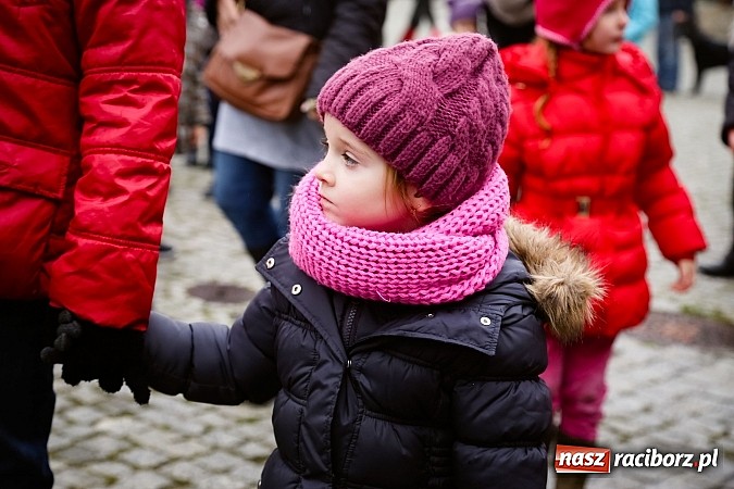 Zdjęcie w galerii na portalu naszraciborz.pl: Mikołajki w Młyńskiej i na zamku wiadomości z regionu