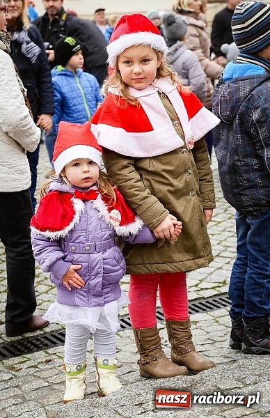 Zdjęcie w galerii na portalu naszraciborz.pl: Mikołajki w Młyńskiej i na zamku wiadomości z regionu