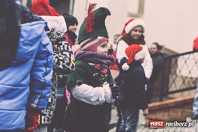 Zdjęcie w galerii na portalu naszraciborz.pl: Mikołajki w Młyńskiej i na zamku wiadomości z regionu