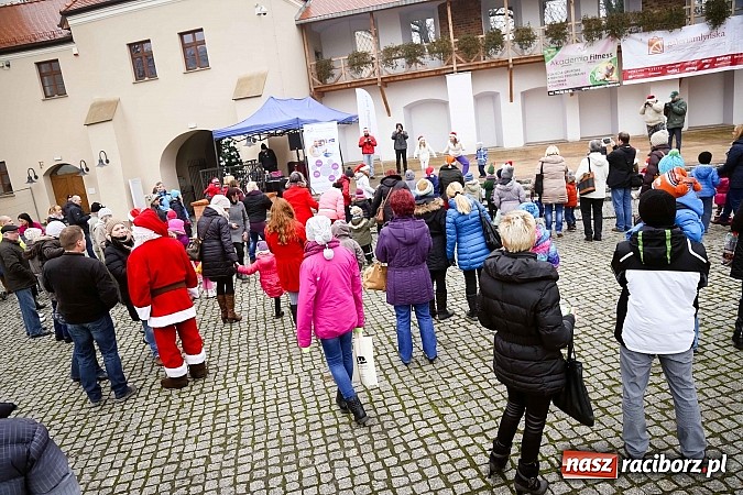 Zdjęcie w galerii na portalu naszraciborz.pl: Mikołajki w Młyńskiej i na zamku wiadomości z regionu