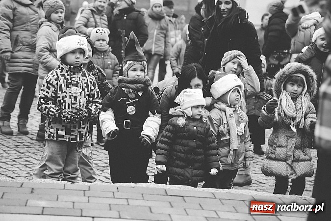 Zdjęcie w galerii na portalu naszraciborz.pl: Mikołajki w Młyńskiej i na zamku wiadomości z regionu