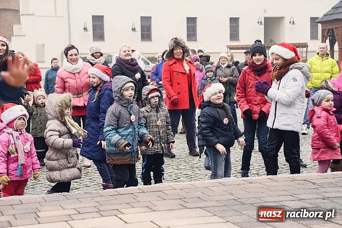 Zdjęcie w galerii na portalu naszraciborz.pl: Mikołajki w Młyńskiej i na zamku wiadomości z regionu